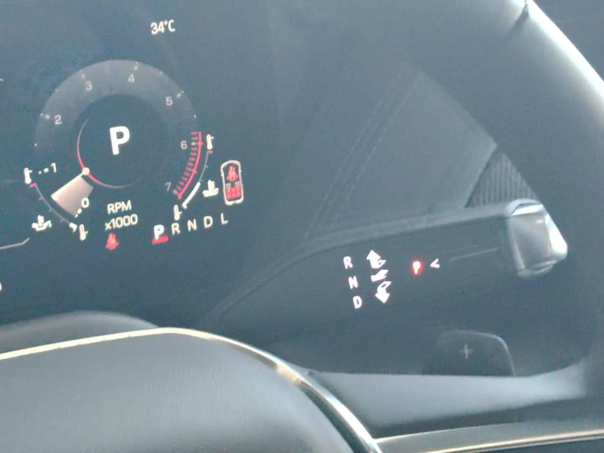 Car image 34
