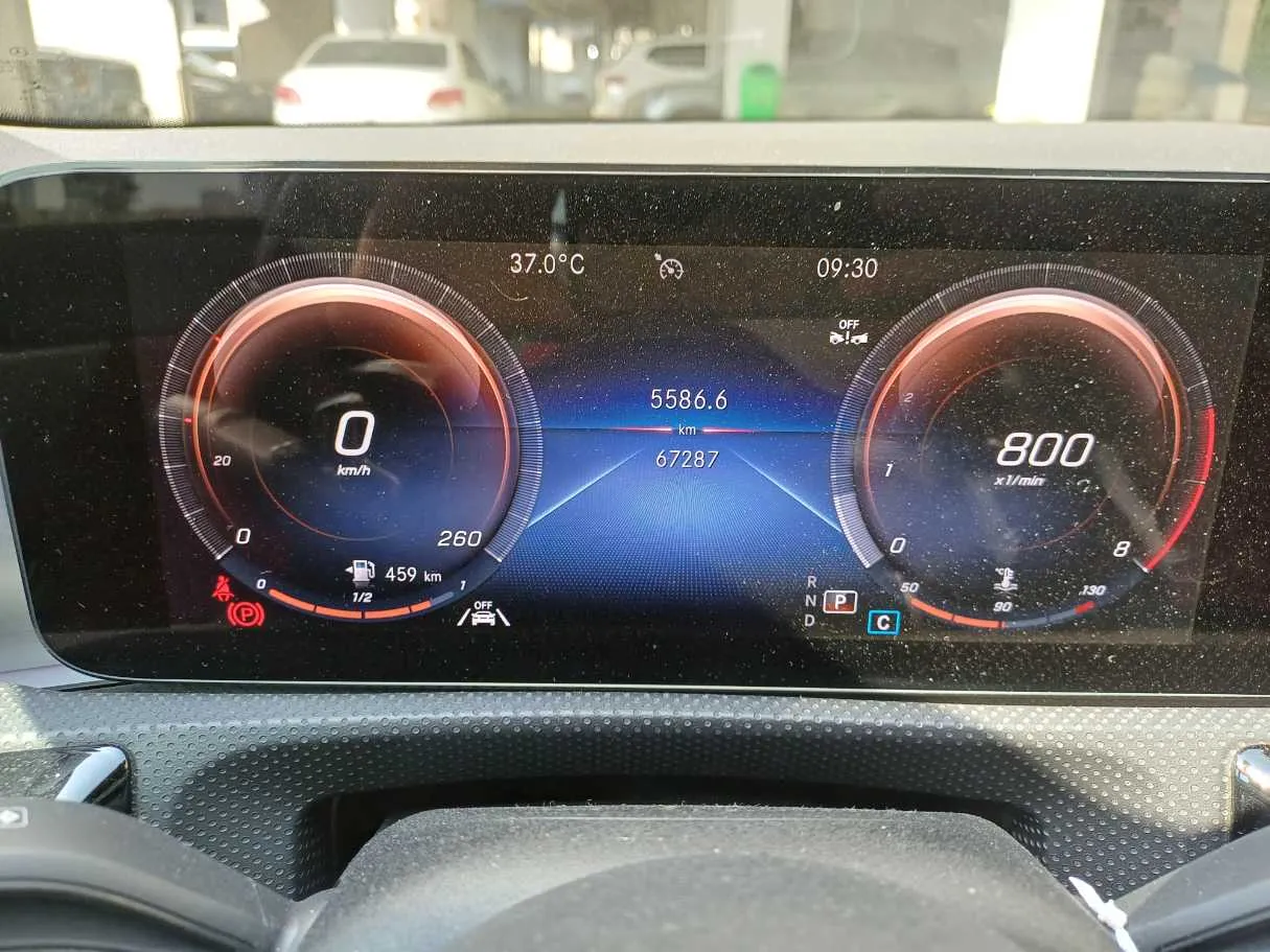 Car image 20