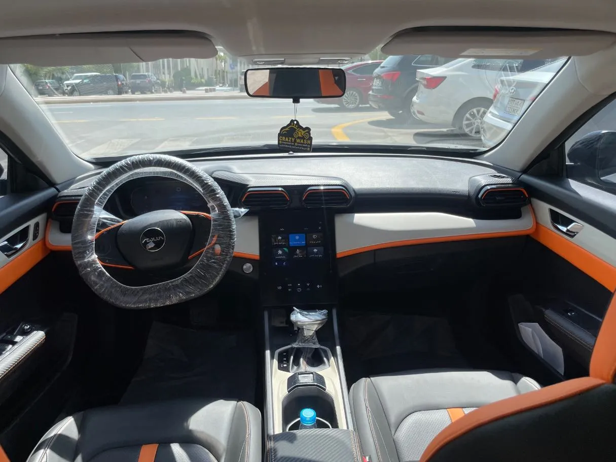 Car image 17