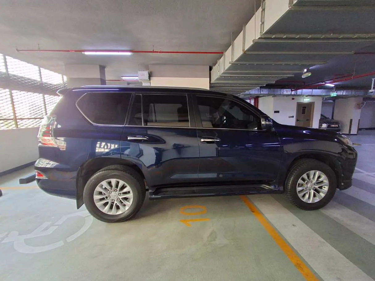 Car image 8