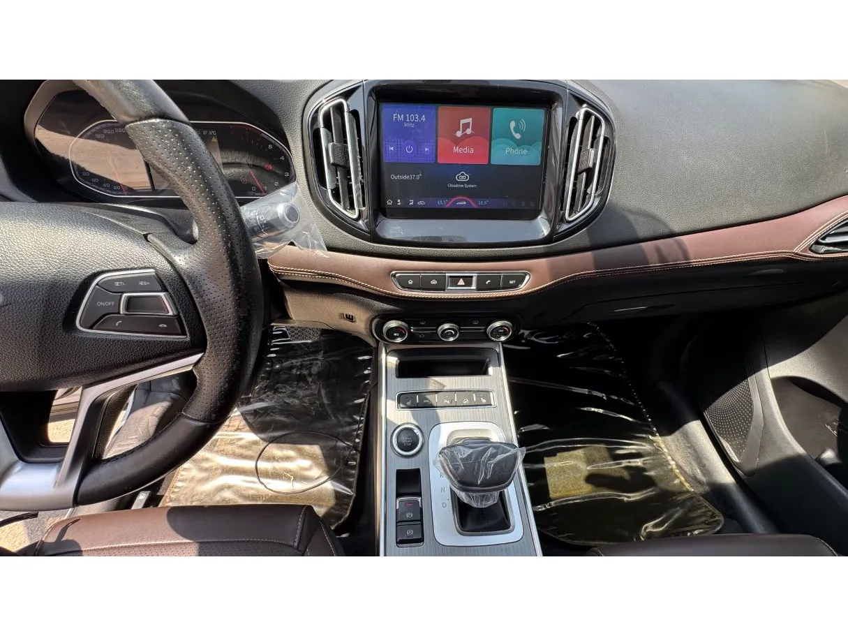 Car image 16