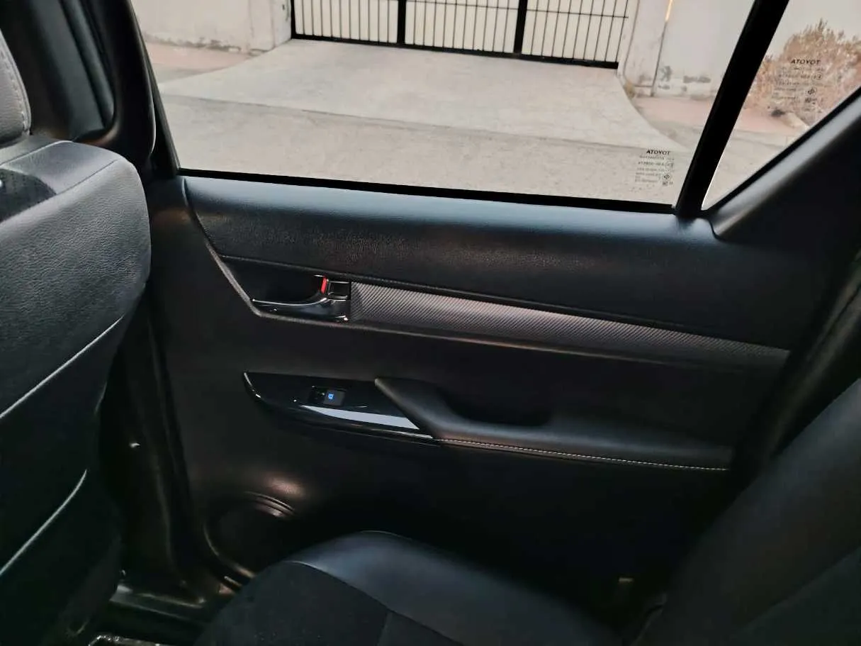 Car image 35