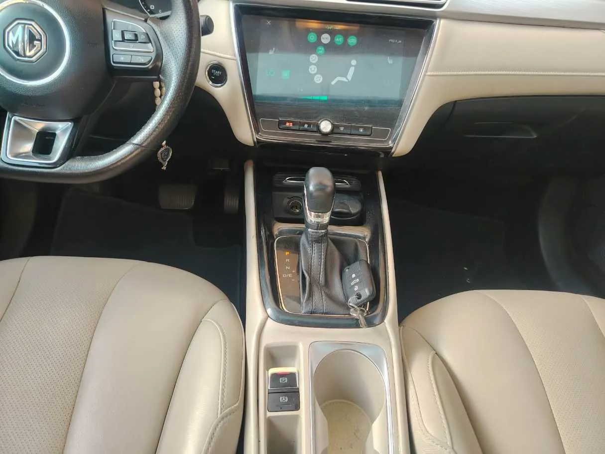 Car image 24