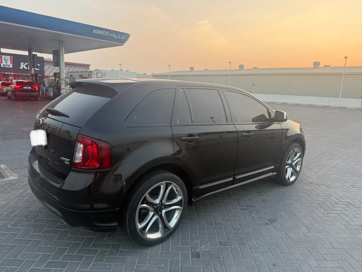 Car image 10