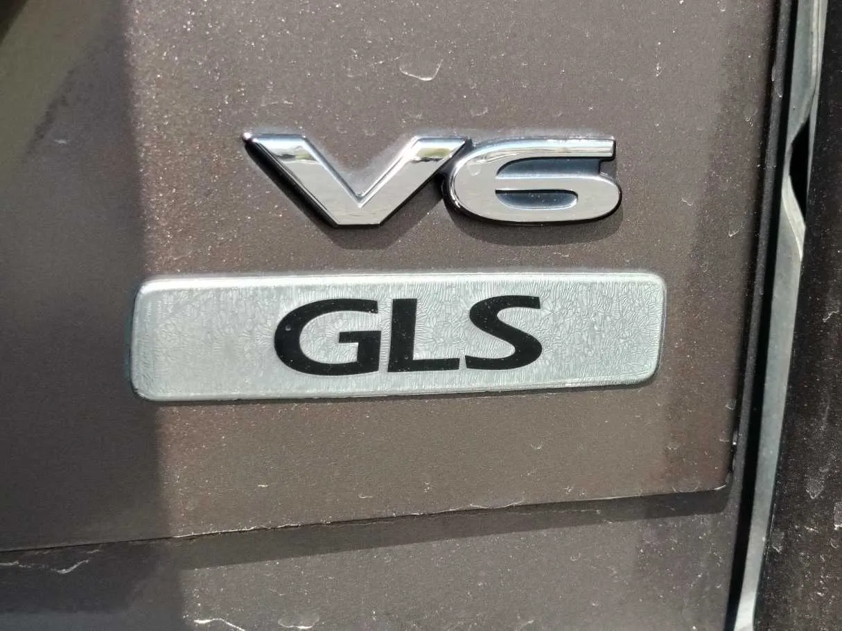 Car image 30
