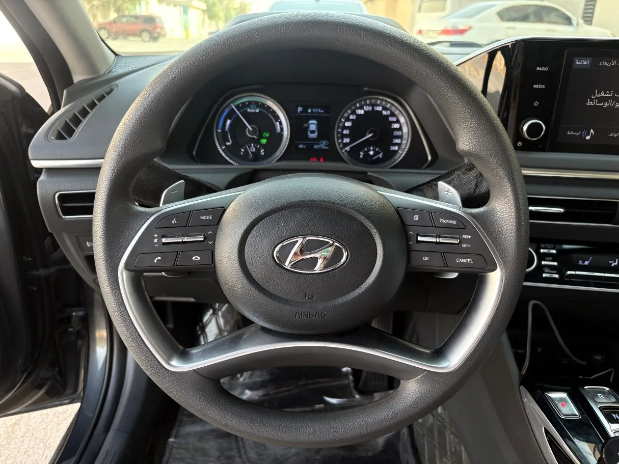 Car image 21