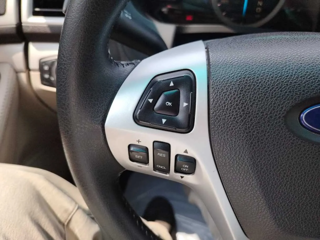 Car image 39