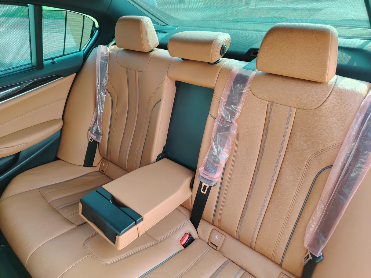Car image 16