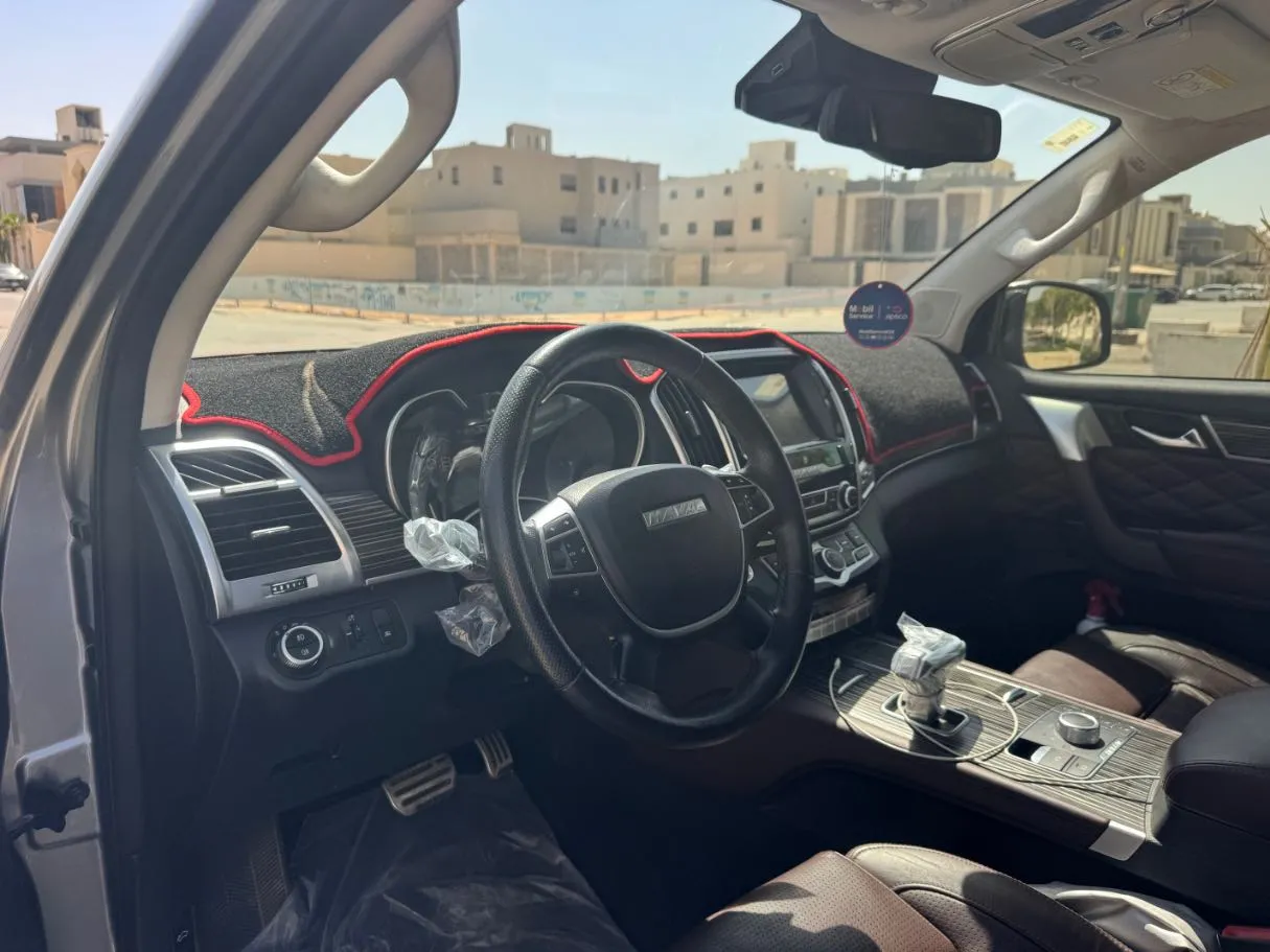 Car image 11