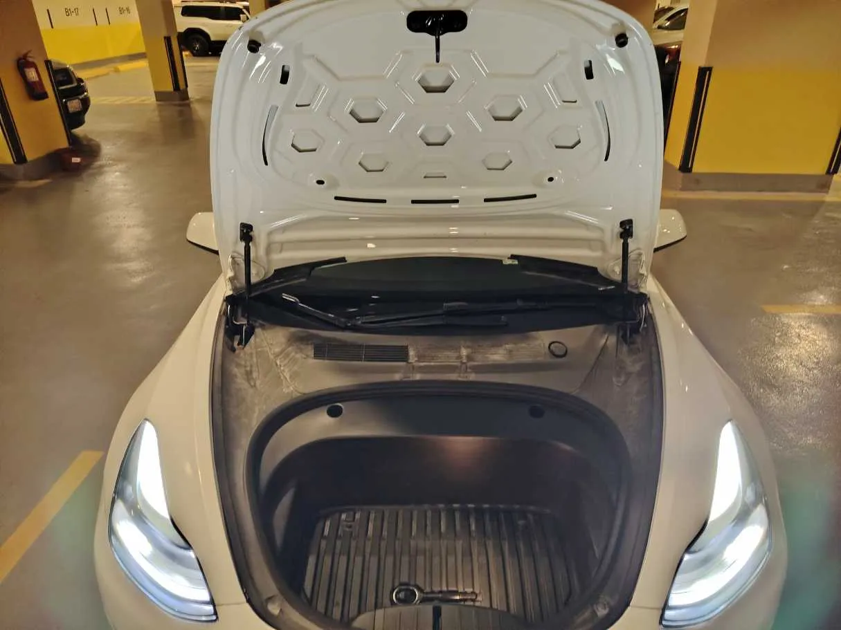 Car image 30