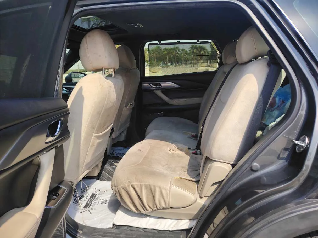 Car image 16