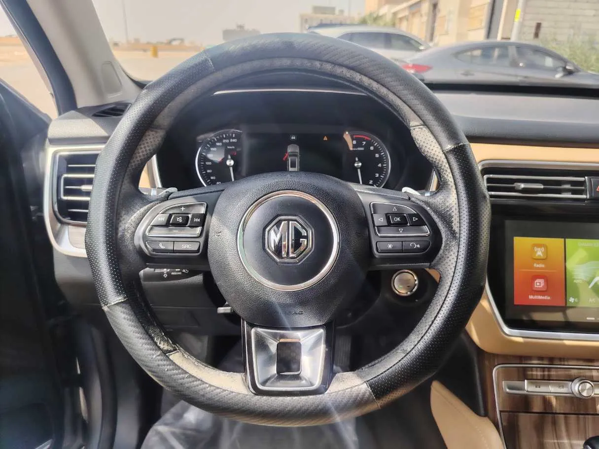 Car image 23