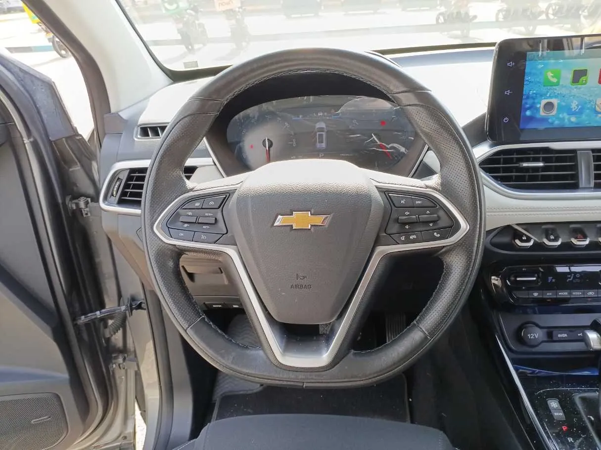 Car image 14