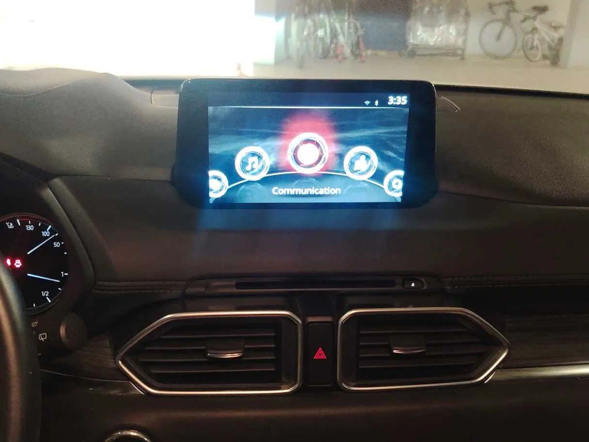 Car image 19