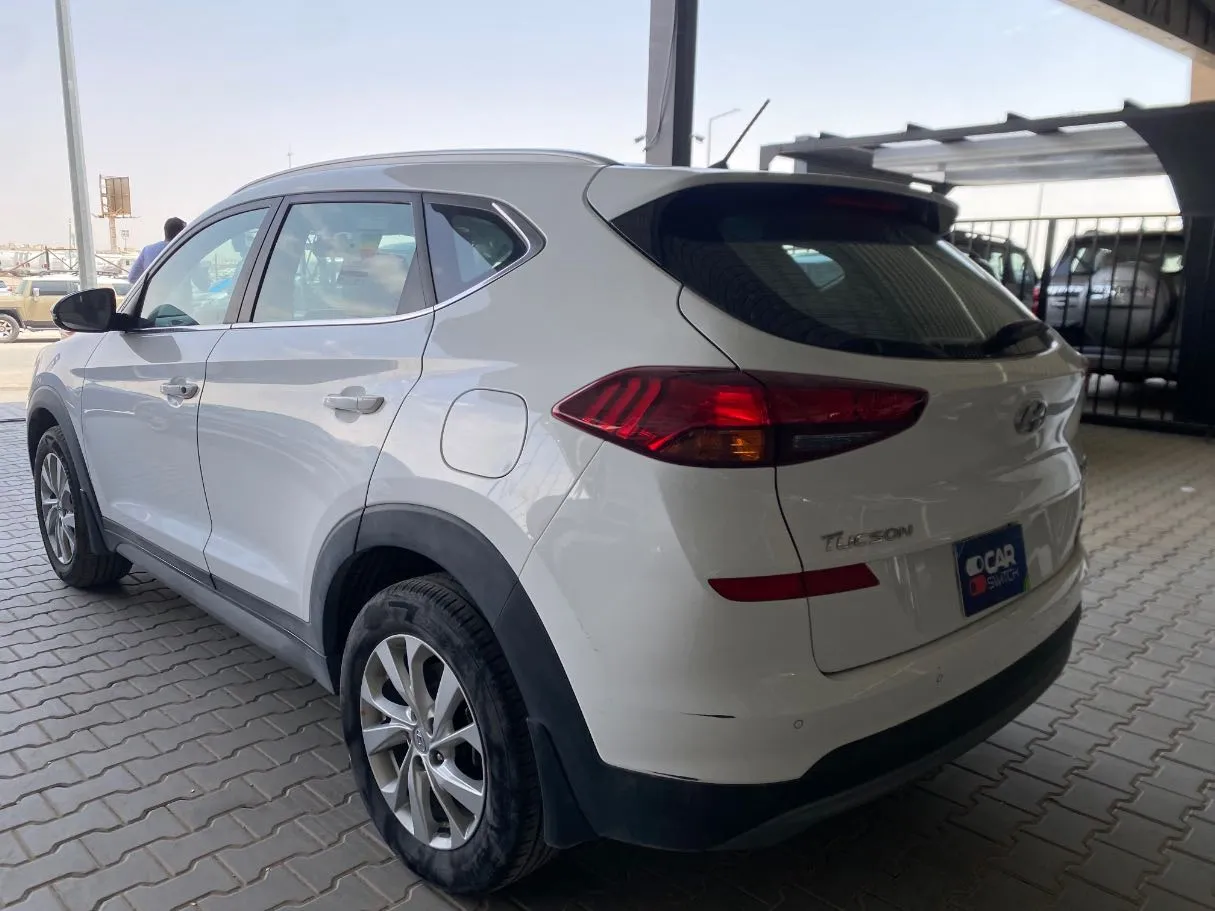Car image 7