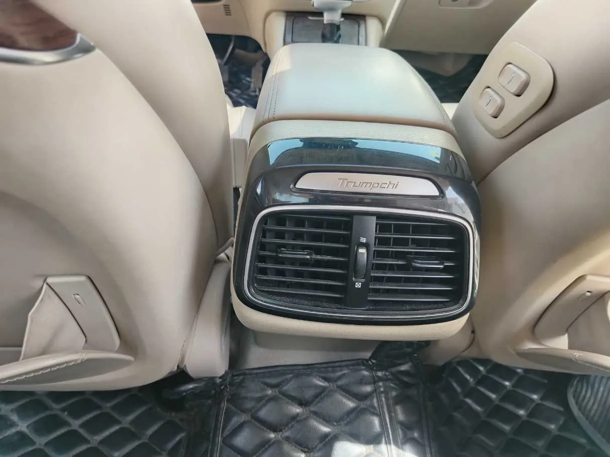 Car image 40