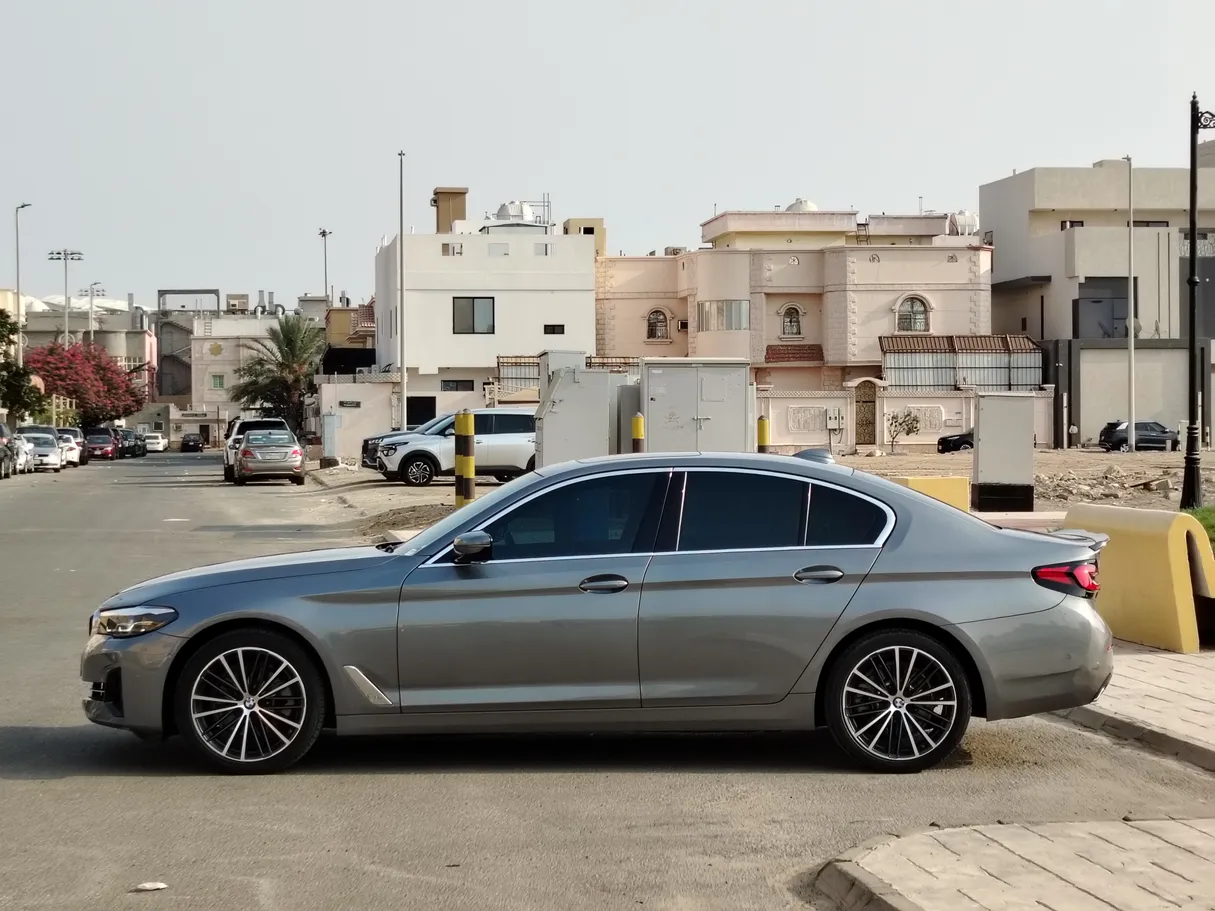 Car image 8