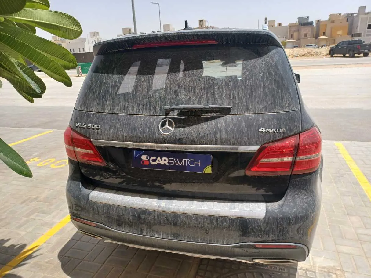 Car image 6