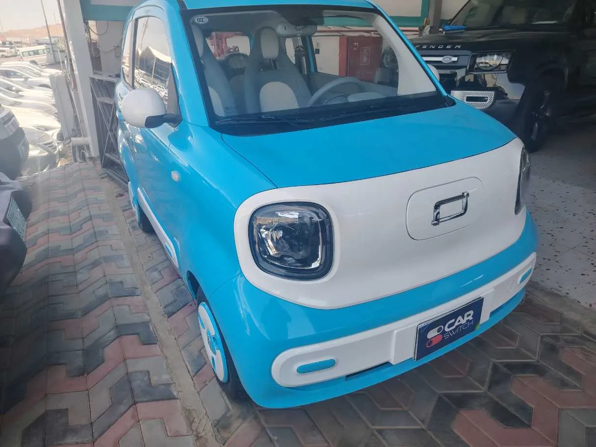 Car image 3
