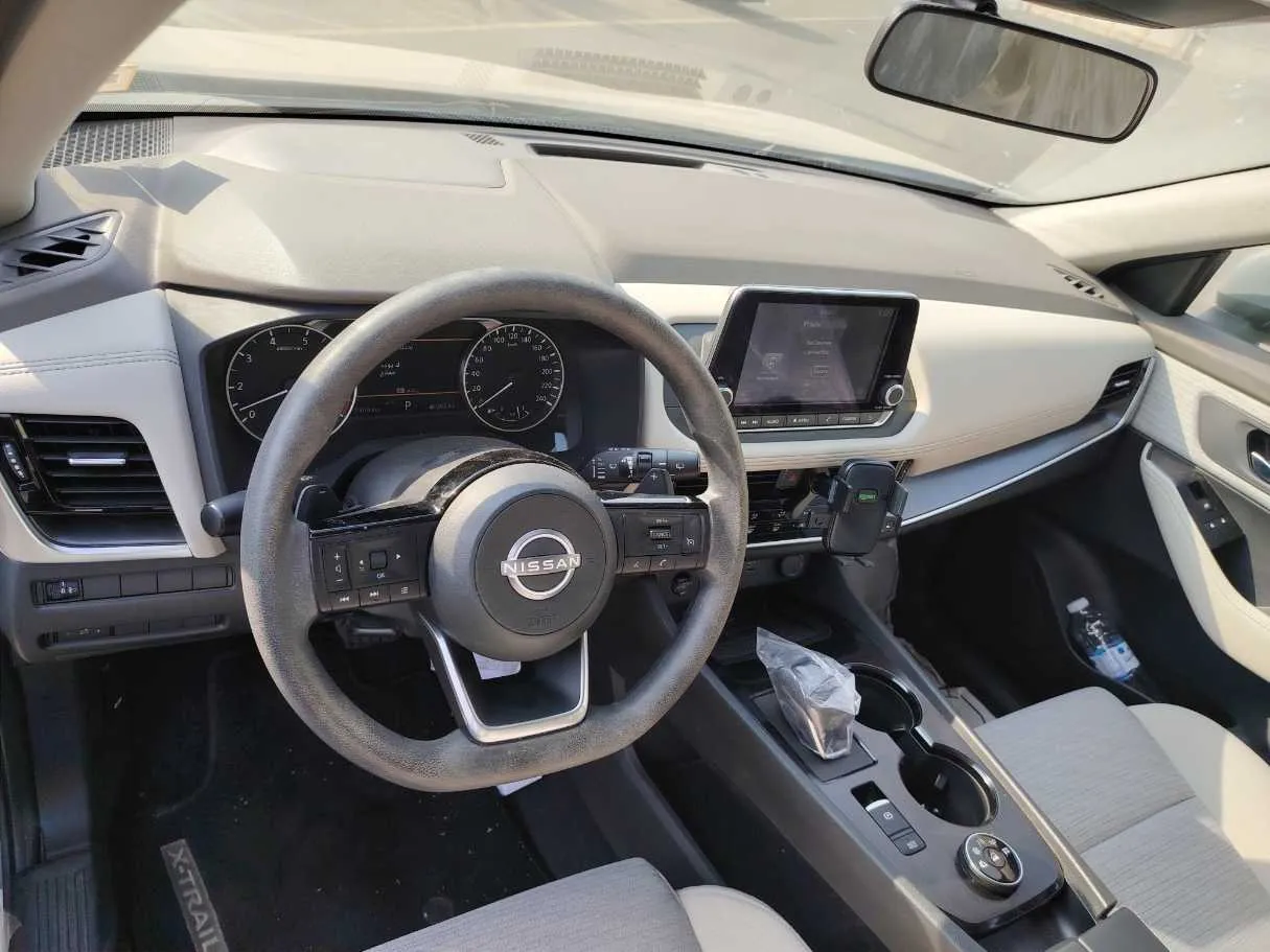 Car image 13