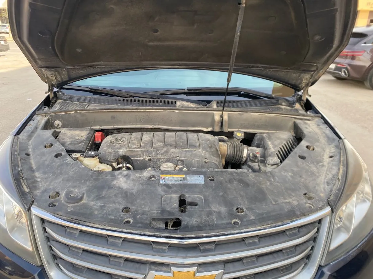 Car image 25