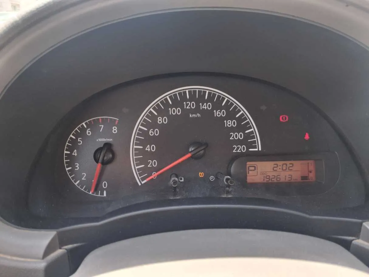 Car image 17