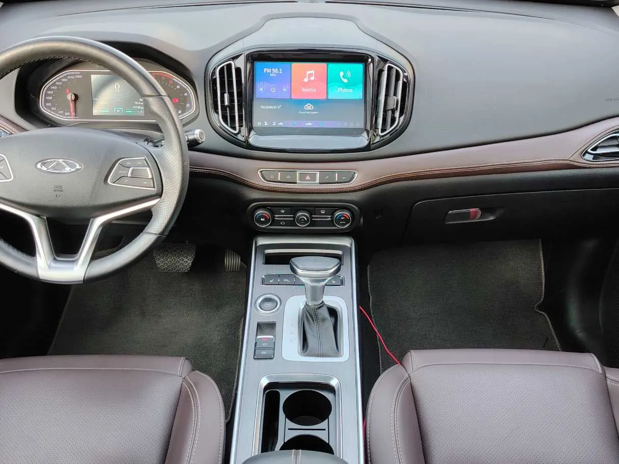 Car image 19