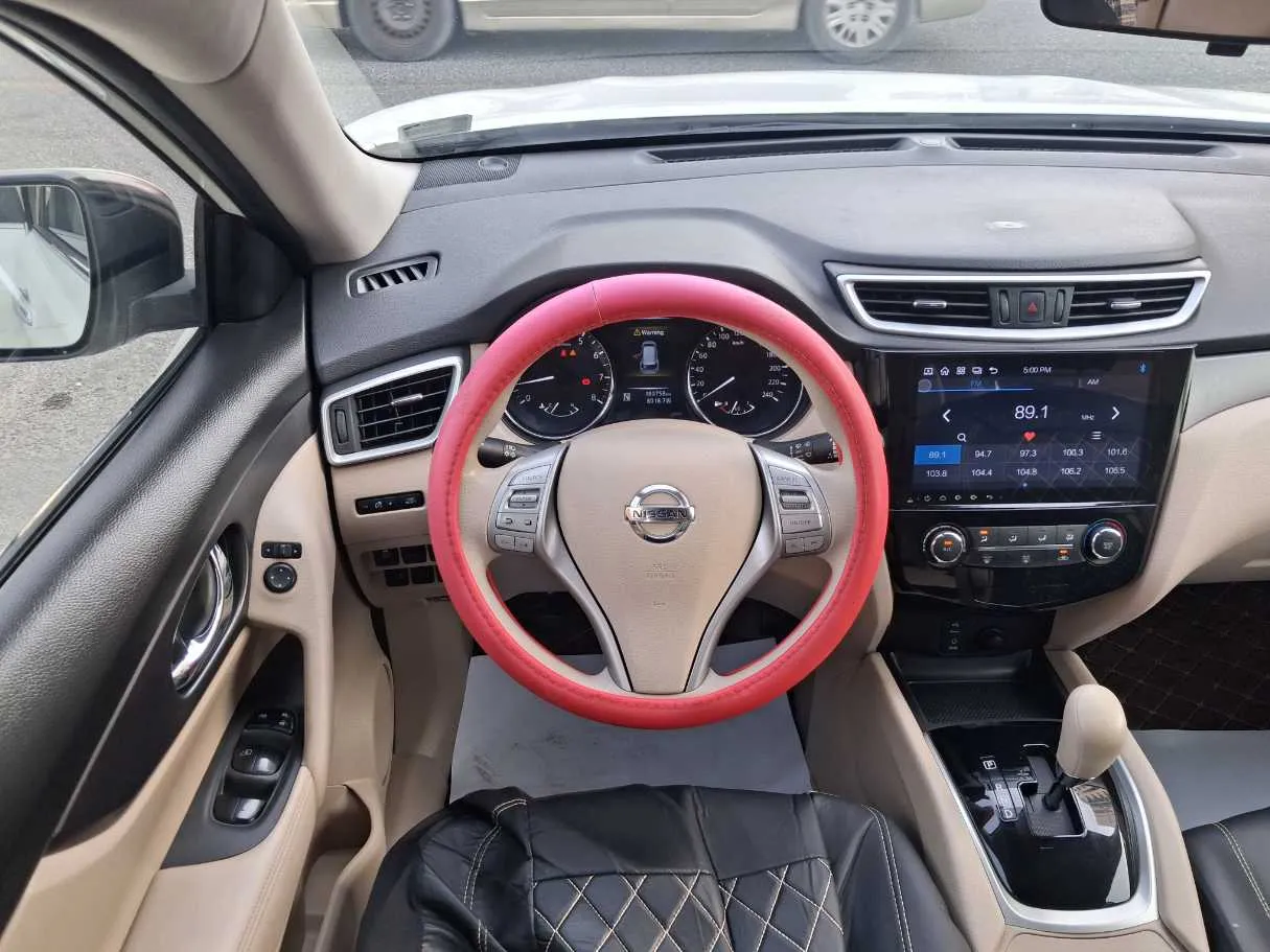 Car image 18