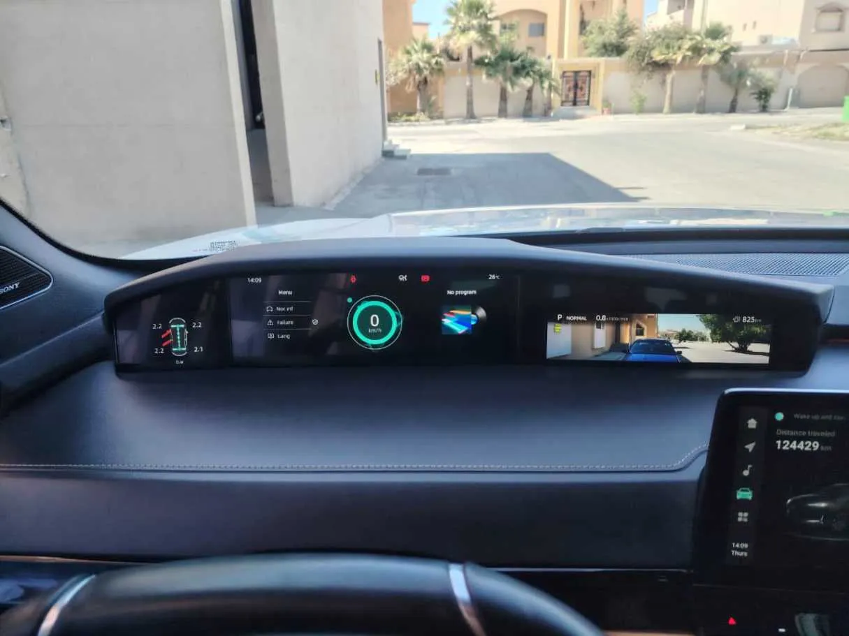 Car image 17