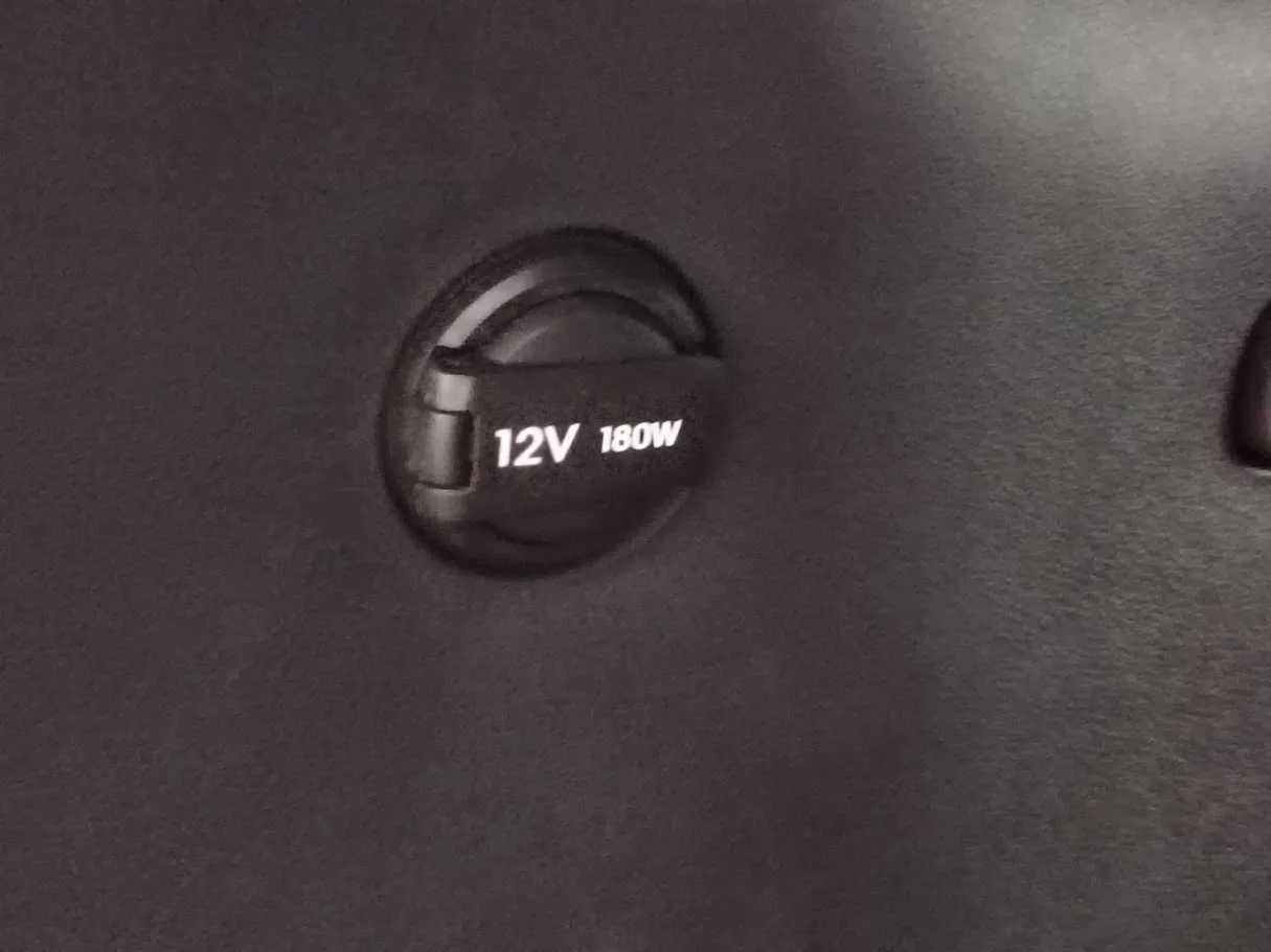 Car image 32