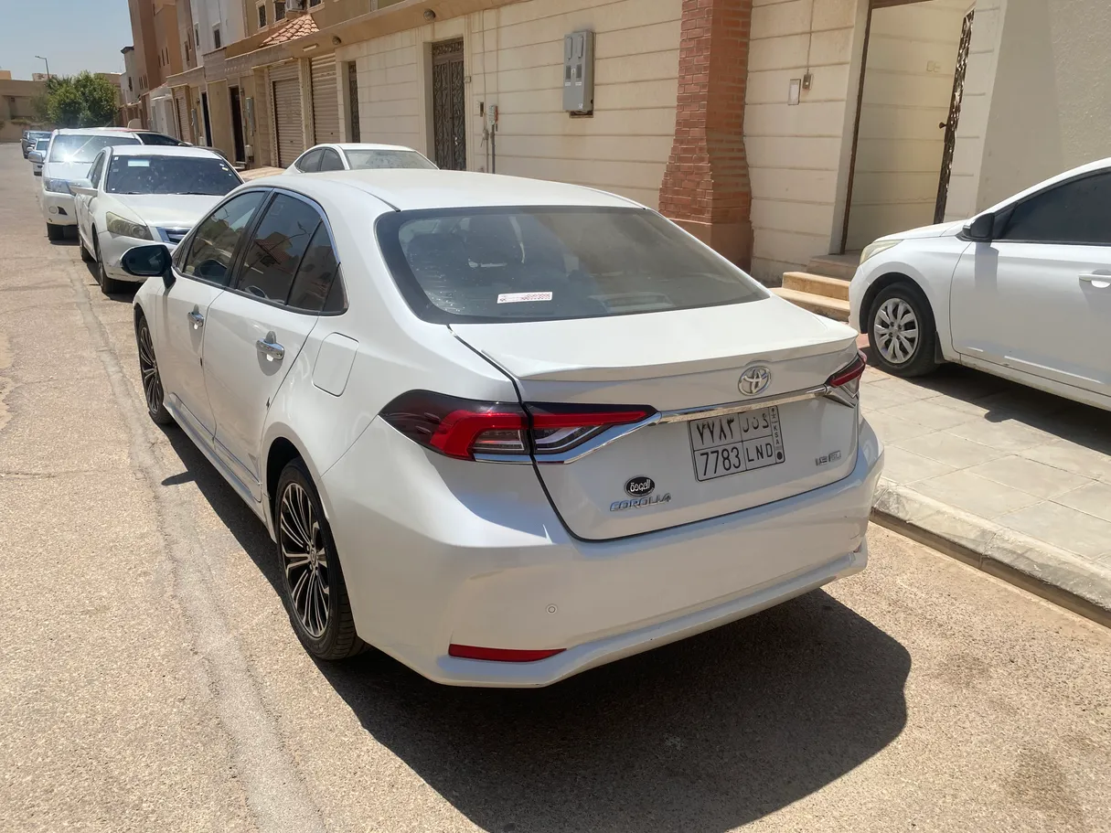 Car image 4