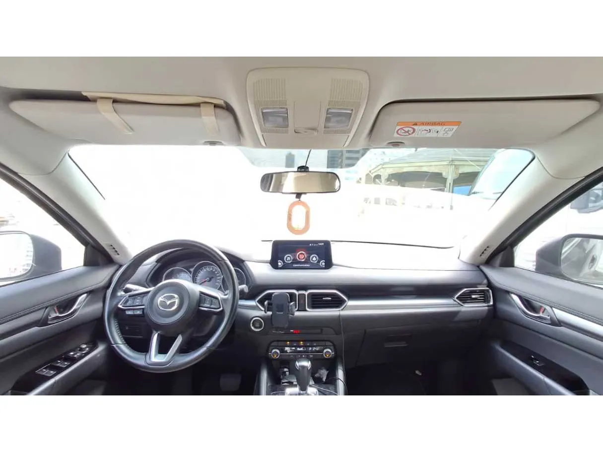 Car image 14