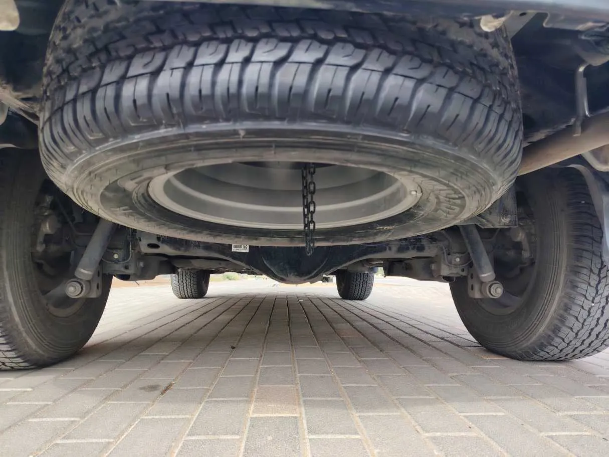 Car image 30