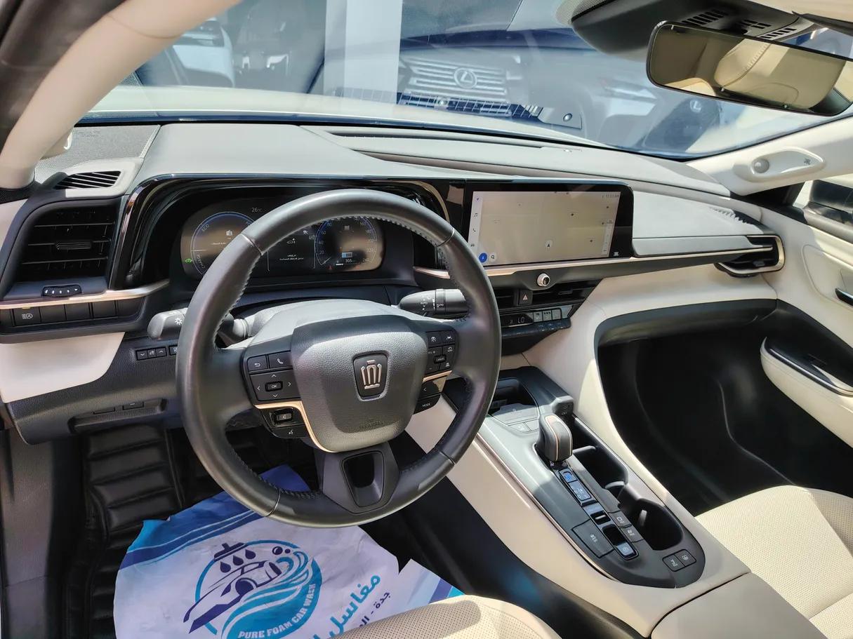 Car image 18
