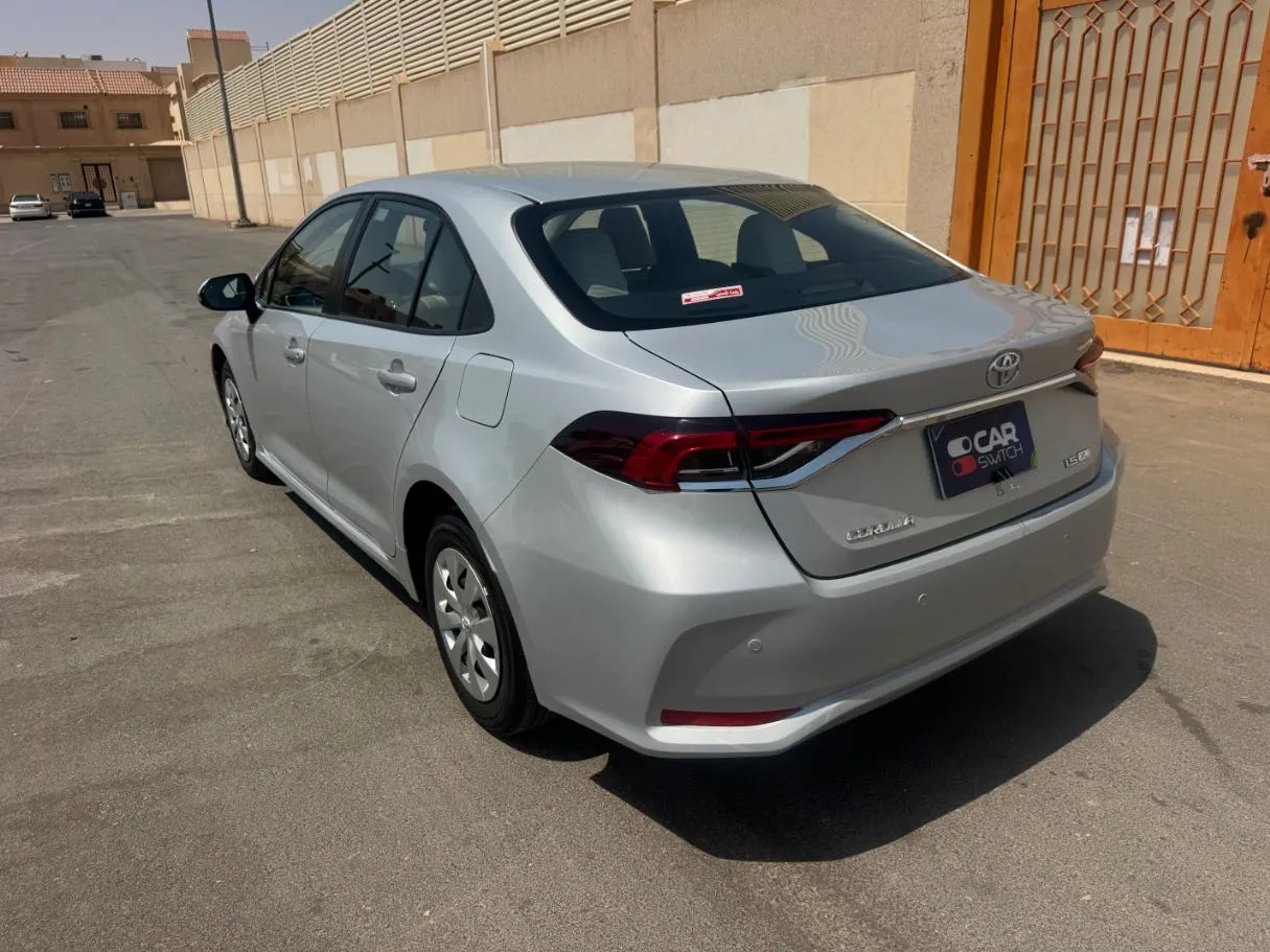 Car image 7