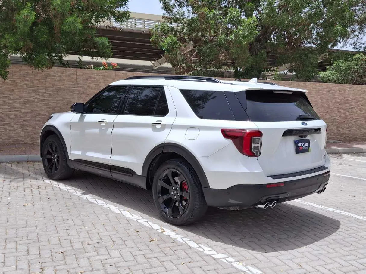 Car image 7