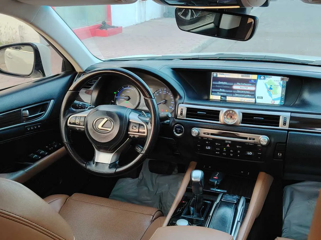 Car image 20