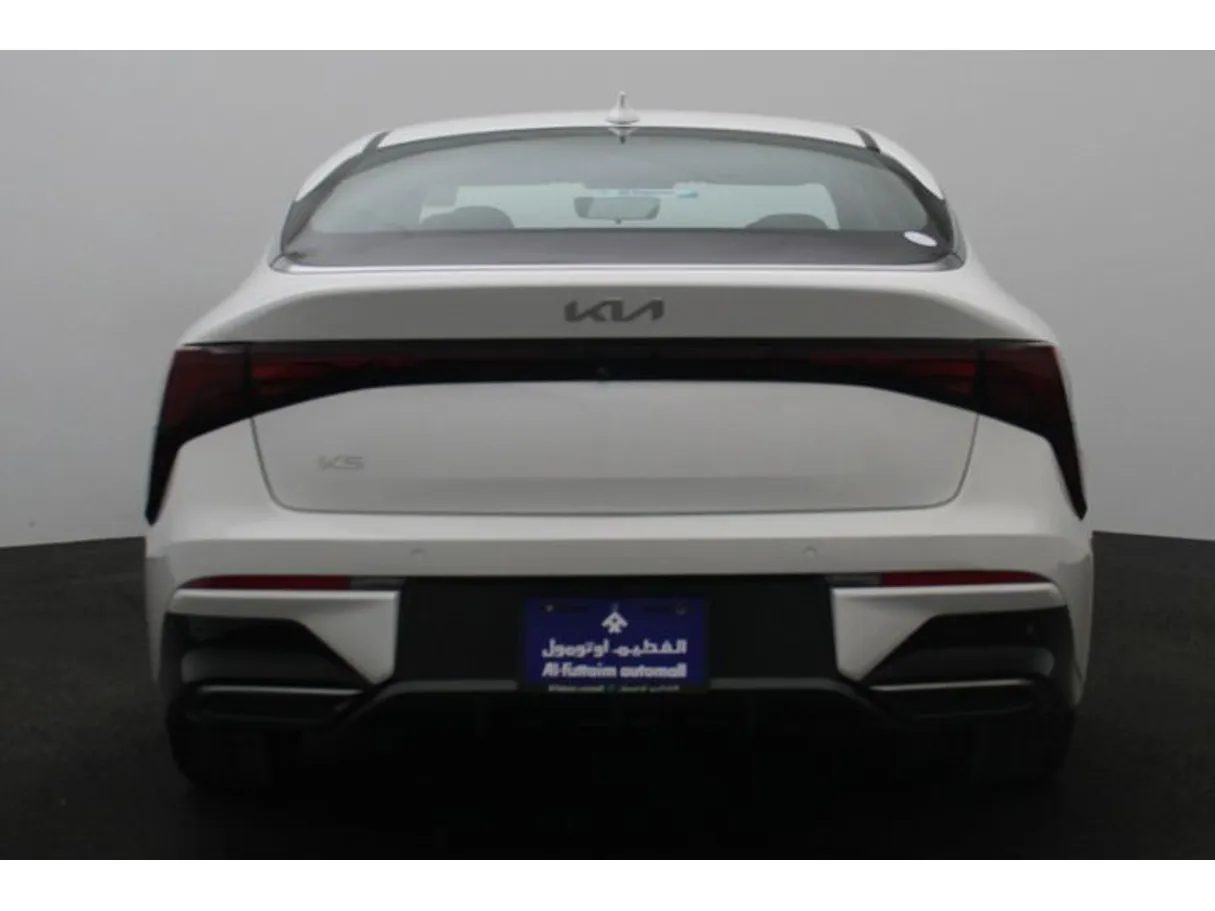 Car image 12
