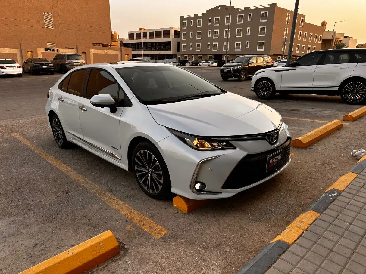 Car image 3