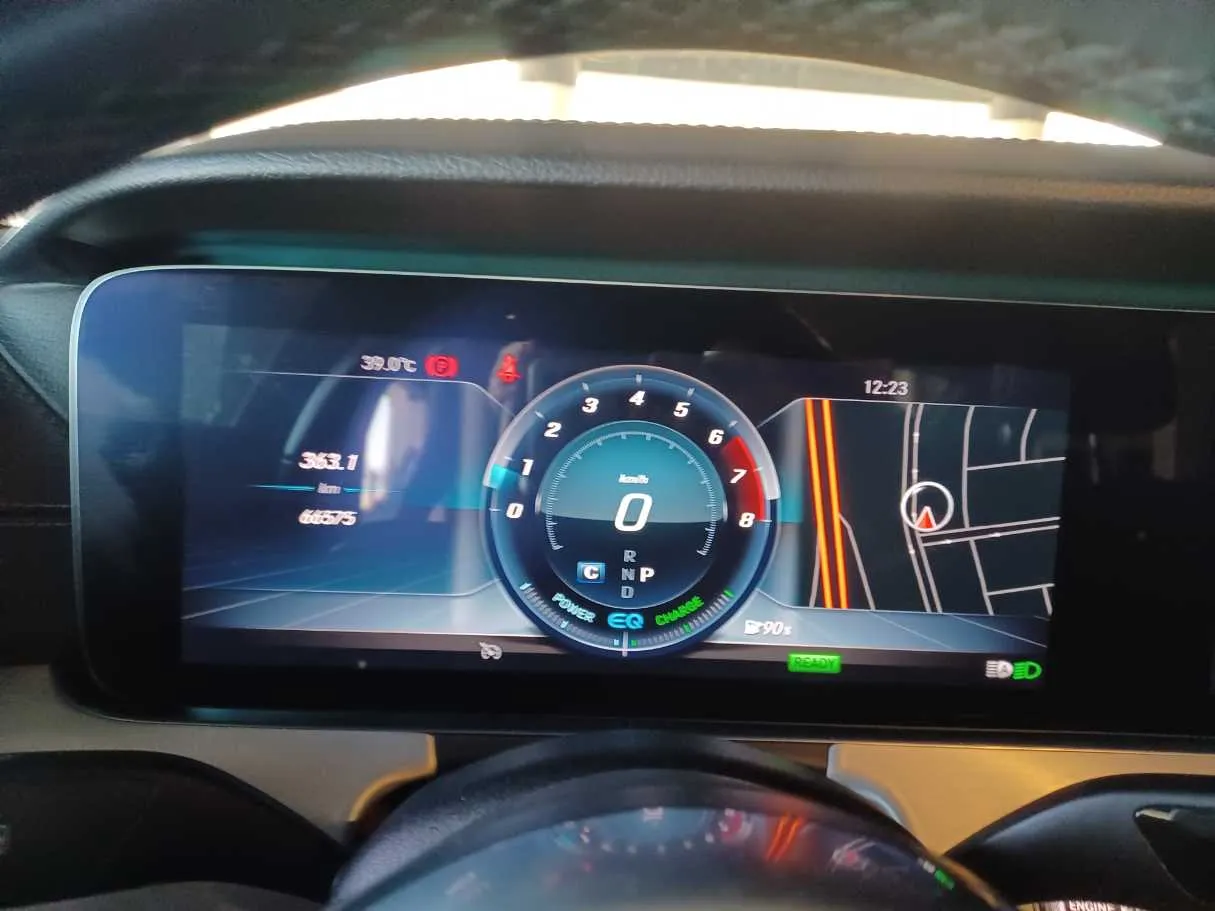 Car image 17