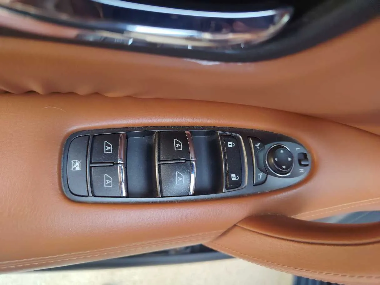 Car image 31