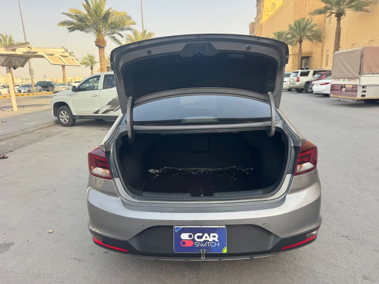 Car image 20