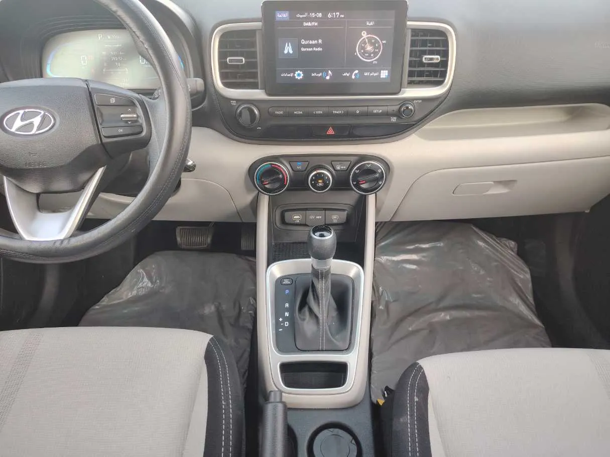 Car image 18