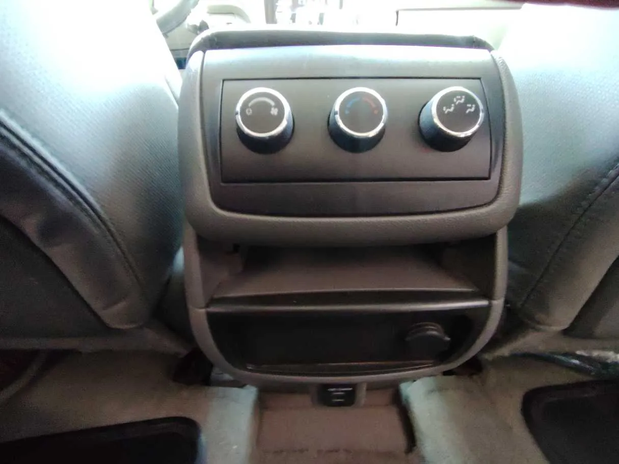 Car image 27