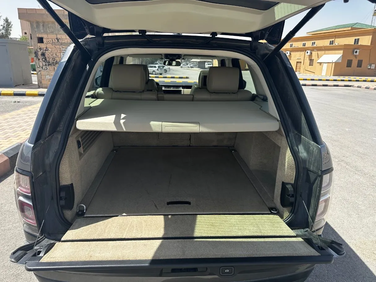 Car image 26