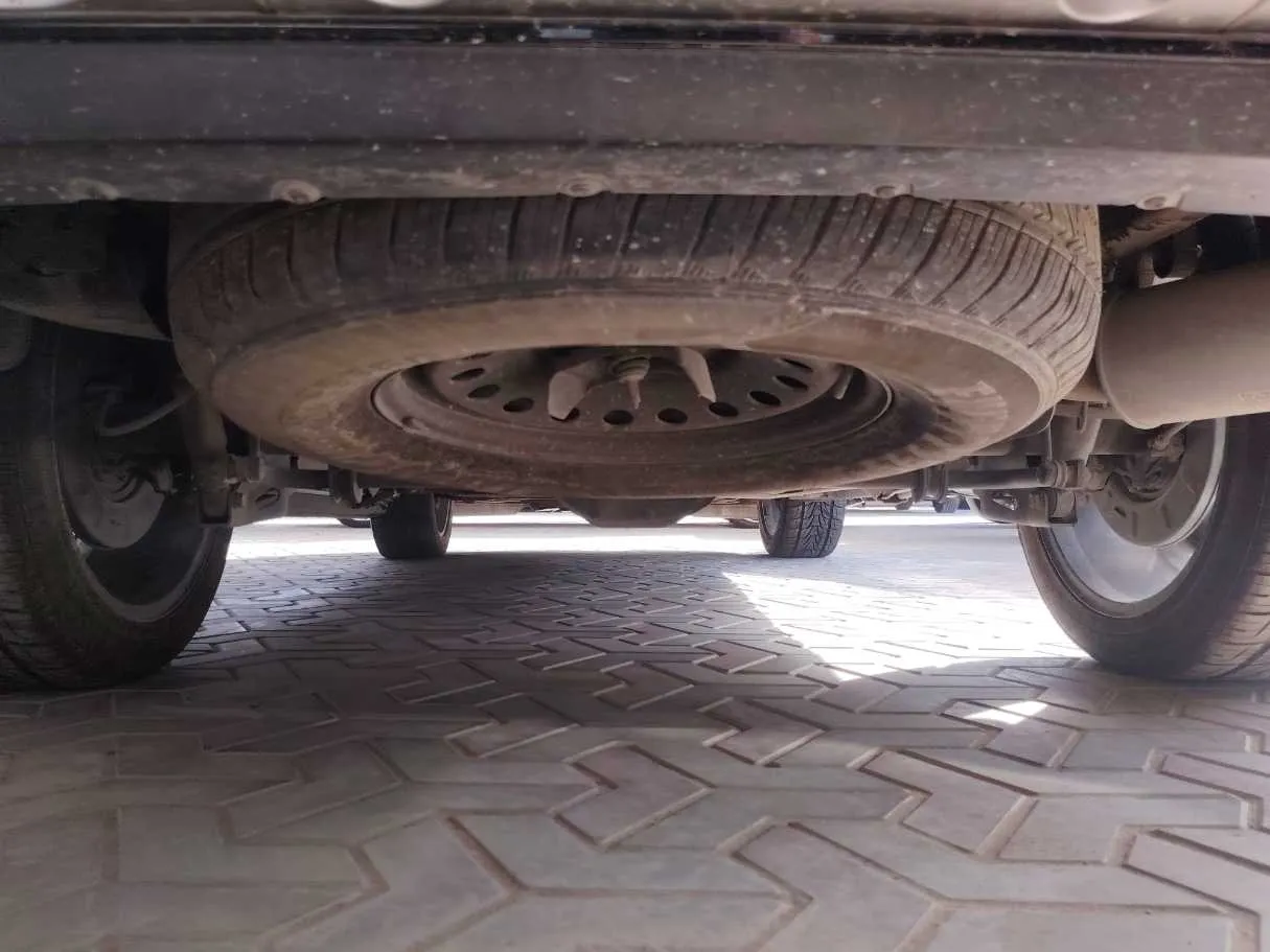 Car image 27