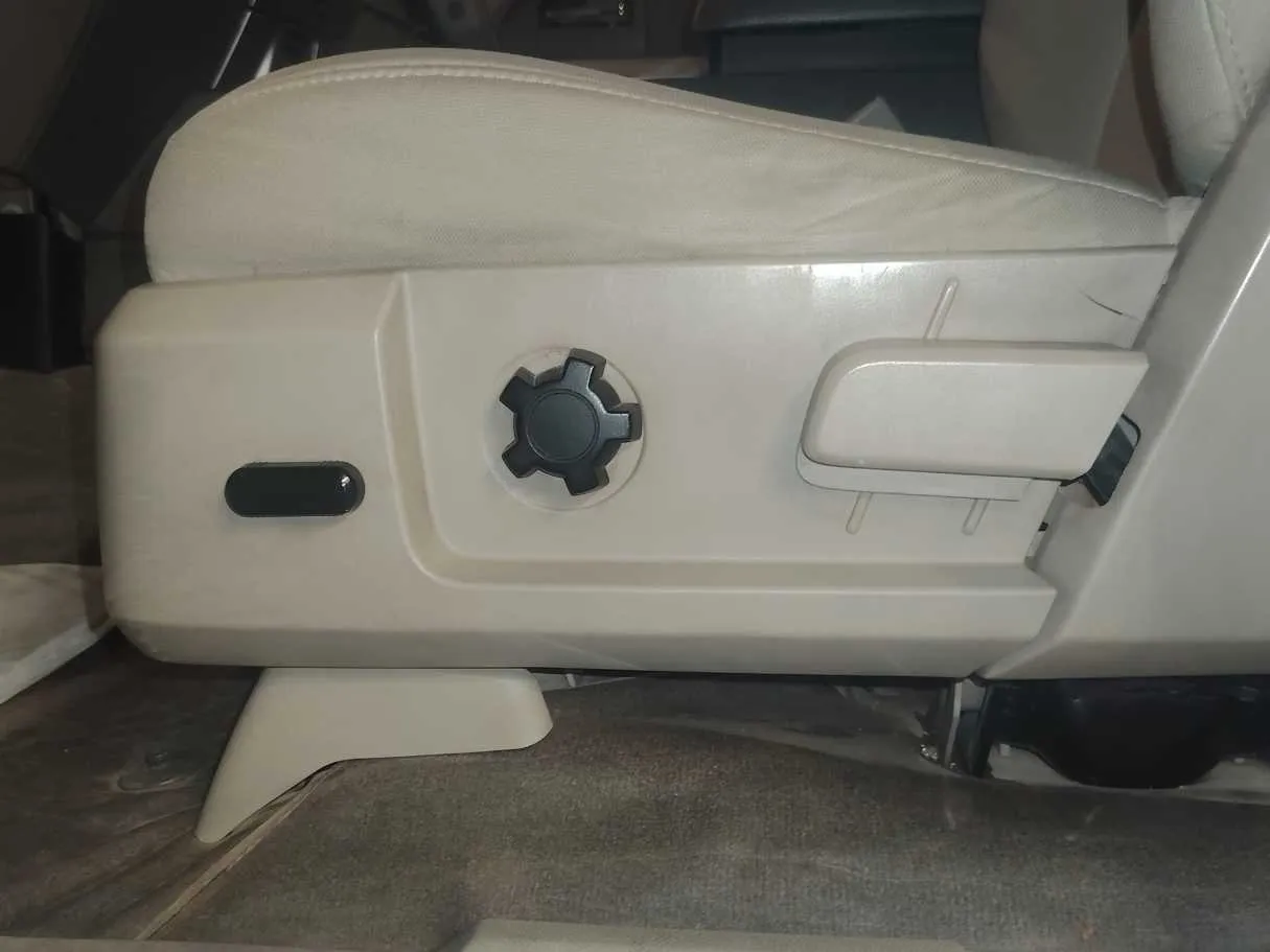 Car image 31