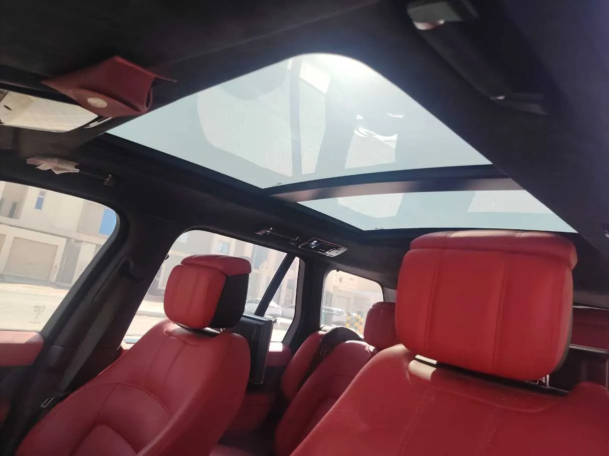 Car image 15