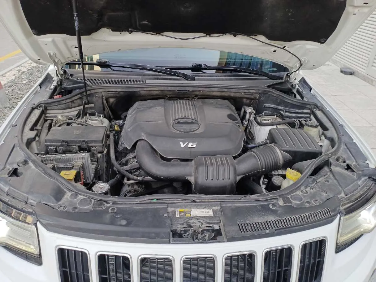 Car image 23