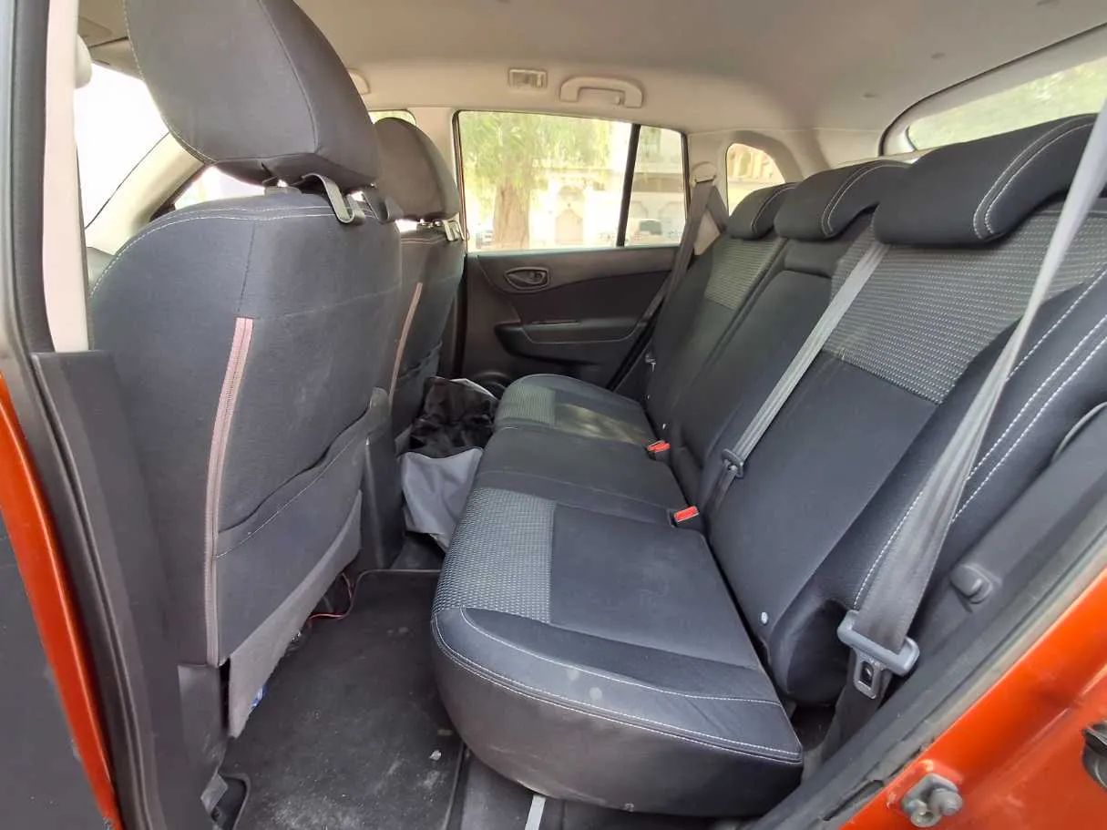 Car image 13